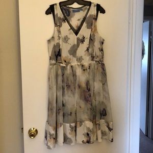 Simply Vera Dress